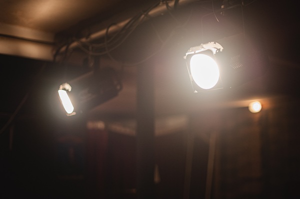 zoom sur les lumières sur scène